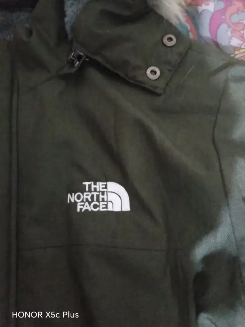 Parka verde con capucha de piel - 2