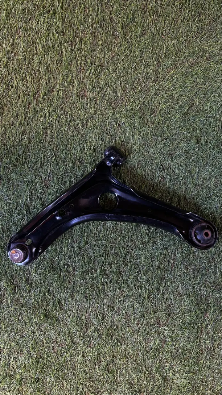 Bandeja toyota yaris Mk1 - 2