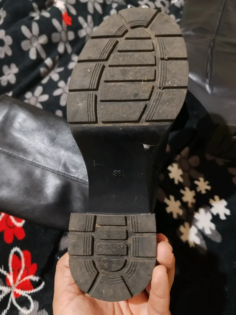 Botas negras de cuero con plataforma - 4