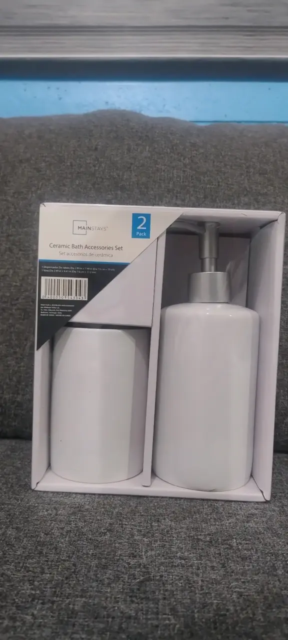 Set de accesorios de baño cerámicos - 1