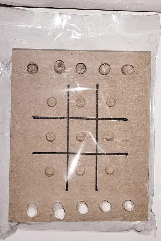Juego de Tres en Raya  o el gato madera - 3