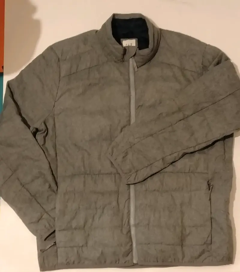 Chaqueta acolchada gris hombre