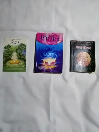 Set de libros de yoga y filosofía - miniatura 1