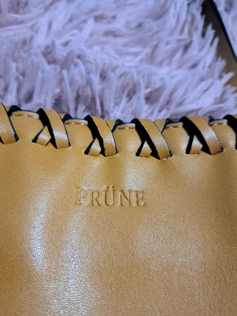 Cartera café Prüne con detalles - 4