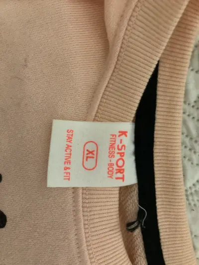 Polera rosada con mensaje - miniatura 3
