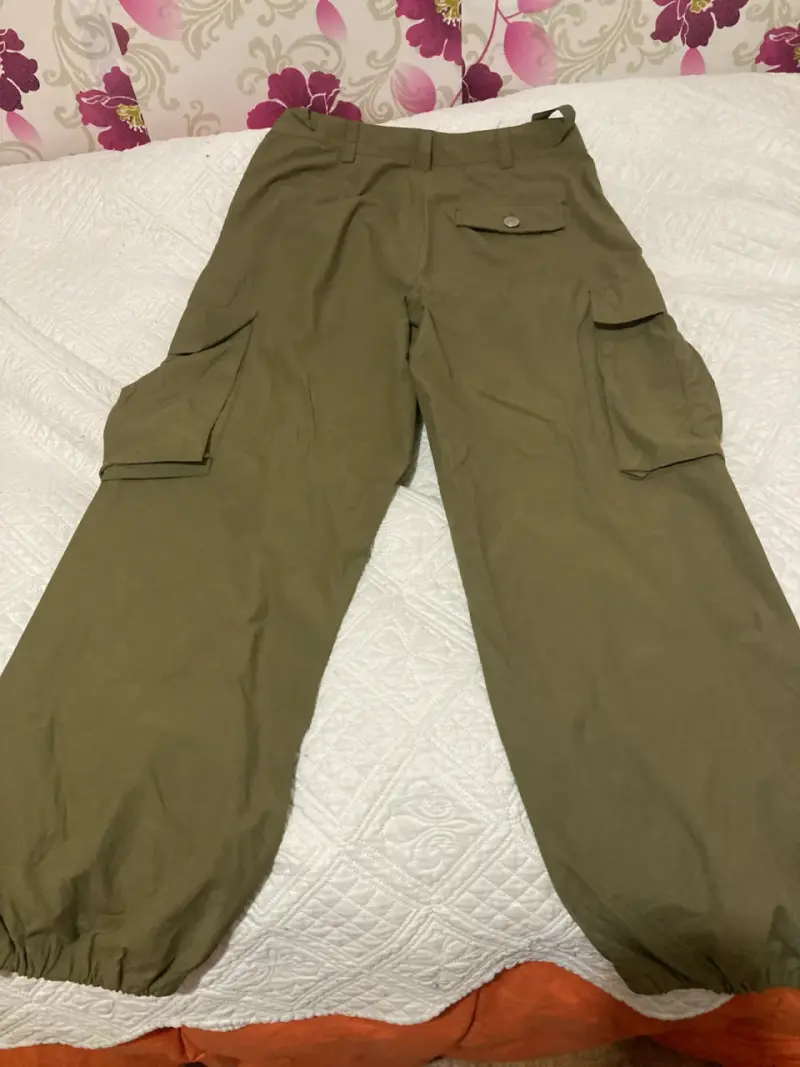Pantalones cargo verdes - 2