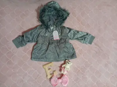 Parka gris con capucha peluda - miniatura 2