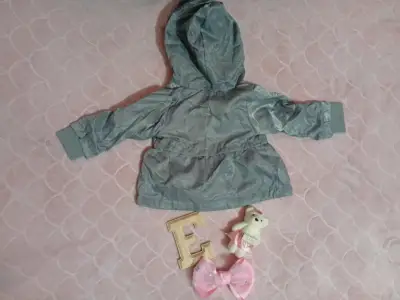 Parka gris con capucha peluda - miniatura 3