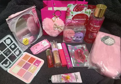 Set de belleza en bolsa rosa - miniatura 5