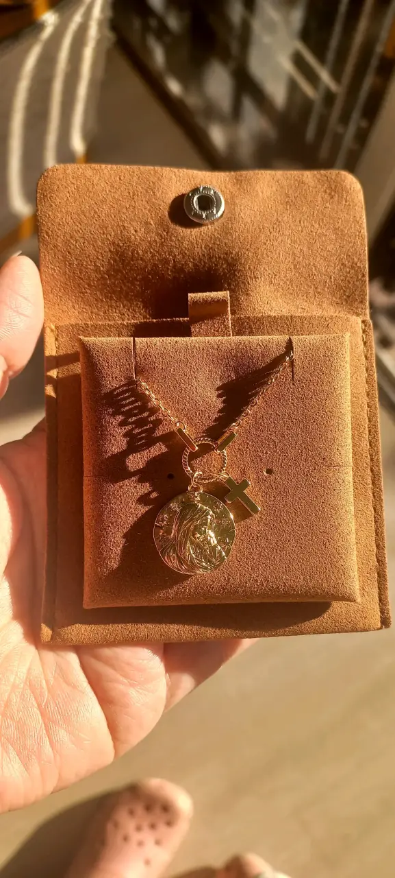 Medalla Virgen con Niño Jesús en Circones - 2