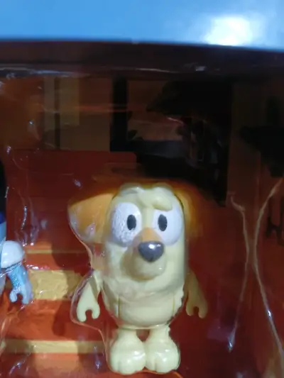 Figuras Bluey y Chucky - miniatura 6