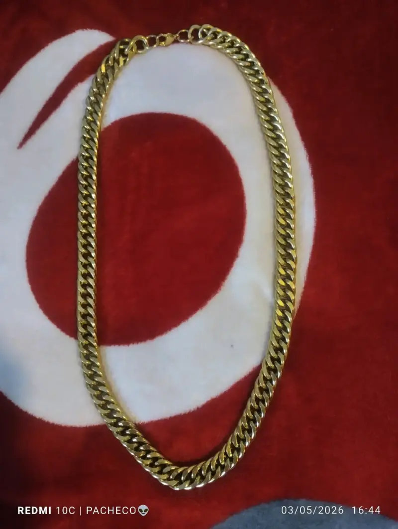 Collar de eslabones dorados