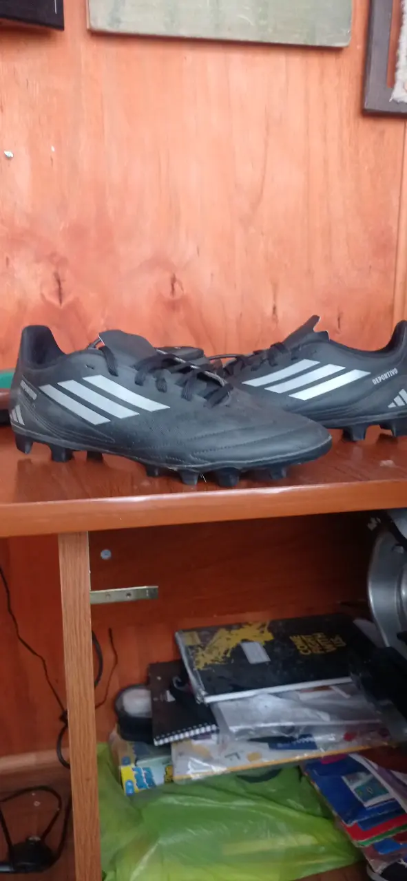 Botines de fútbol negros deportivos - 2