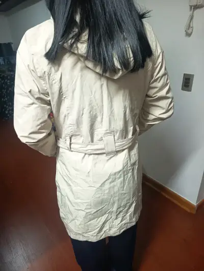 Parka beige con capucha - miniatura 2