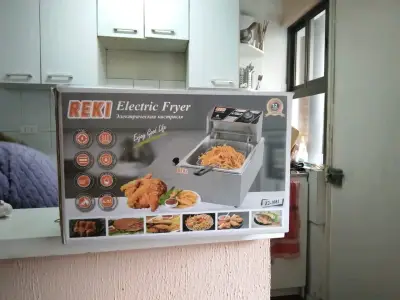 Freidora eléctrica REKI nueva - miniatura 1