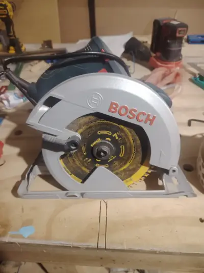 Sierra circular Bosch 1500W - miniatura 1