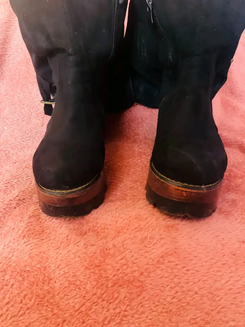 Botas negras de cuero