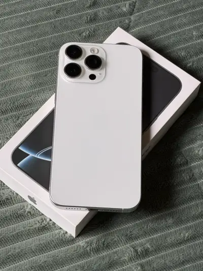 iPhone 16 Pro Max - miniatura 1