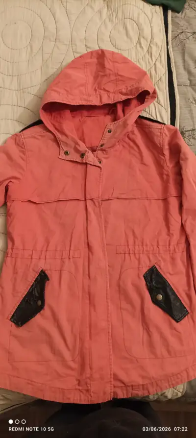 Chaqueta naranja con capucha, coderas de cuero - miniatura 1