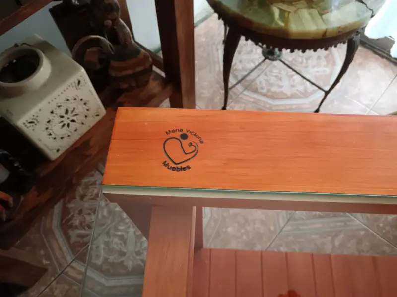 Mesa auxiliar de madera y vidrio - 4