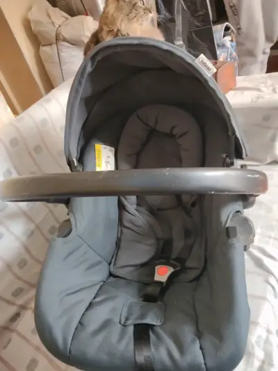 Silla para auto bebé negra - miniatura 1