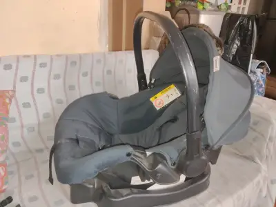Silla para auto bebé negra - miniatura 4