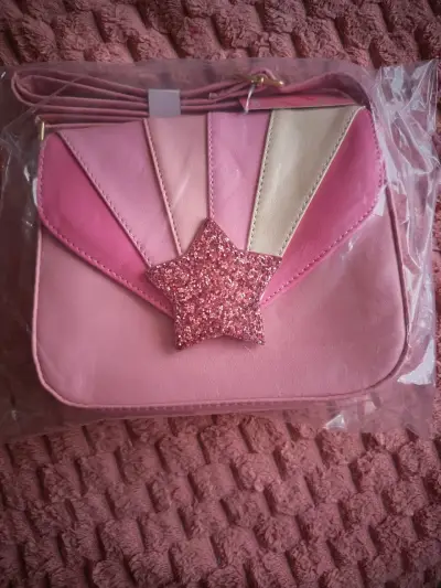 Cartera rosa con estrella - miniatura 2