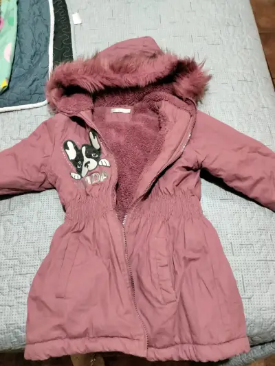 Chaqueta rosa con diseño de perro - miniatura 2