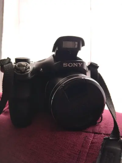 Cámara Sony con estuche - miniatura 3