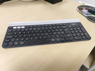 Teclado Logitech inalámbrico - miniatura 1