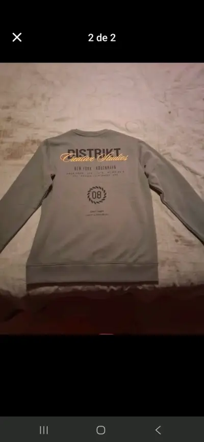 Polerón gris con logo pequeño - miniatura 2