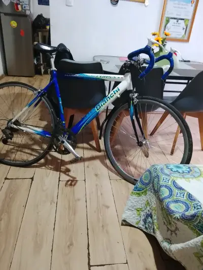 Bicicleta de carretera Bianchi azul - miniatura 2