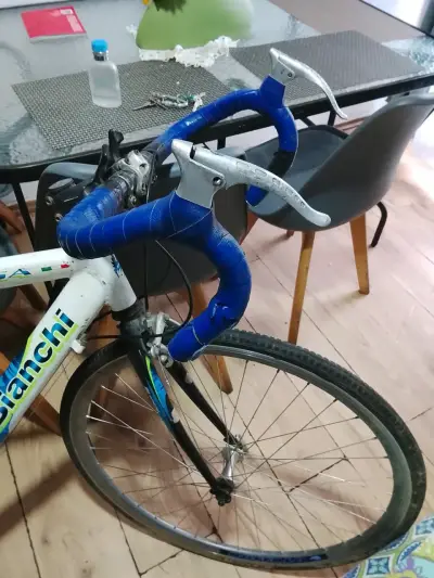 Bicicleta de carretera Bianchi azul - miniatura 4