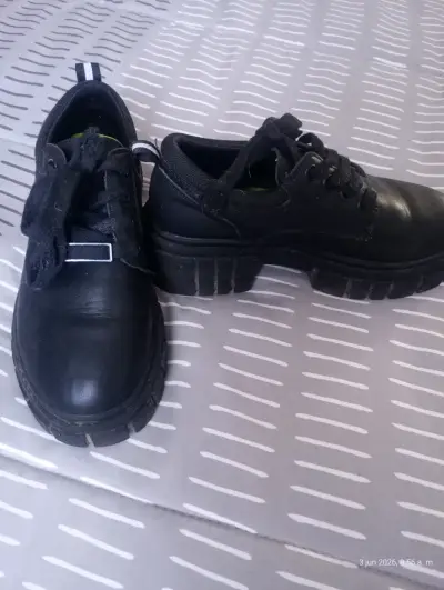 Zapatos negros de cuero - miniatura 1
