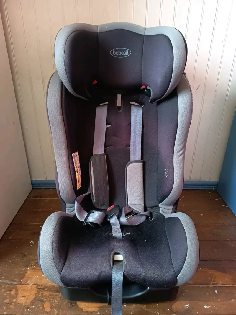 Silla de auto para niño negra - 2