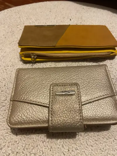 Billeteras de cuero dorado y amarillo - miniatura 1