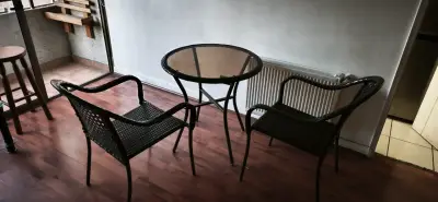 Juego de mesa y sillas de metal - miniatura 1