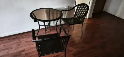 Juego de mesa y sillas de metal - miniatura 2