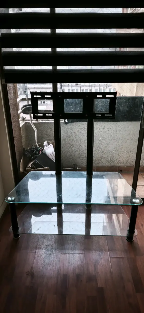 Mesa de vidrio para TV - 1