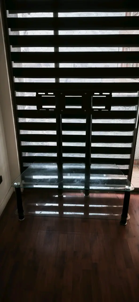 Mesa de vidrio para TV - 2