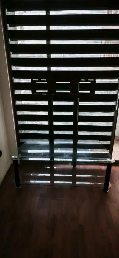 Mesa de vidrio para TV - miniatura 2