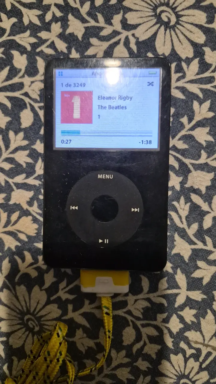 iPod Classic negro 6ta generación - 1