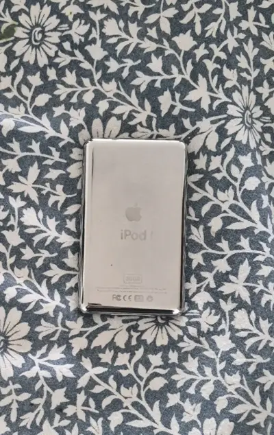 iPod Classic negro 6ta generación - miniatura 2