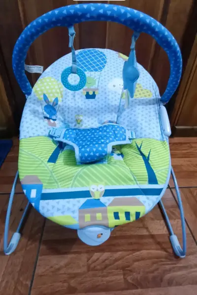 Silla mecedora para bebé - miniatura 1