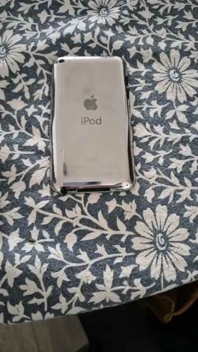 iPod Touch en buen estado - miniatura 2