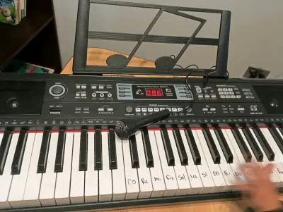 Teclado electrónico con micrófono - miniatura 2