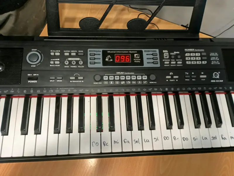 Teclado electrónico con micrófono - 3