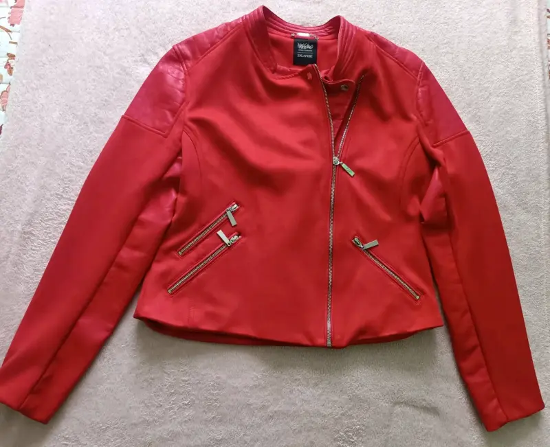 Chaqueta roja estilo motociclista - 2