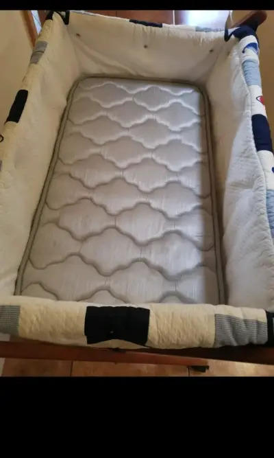 Cuna para bebé con temático marinero - miniatura 2