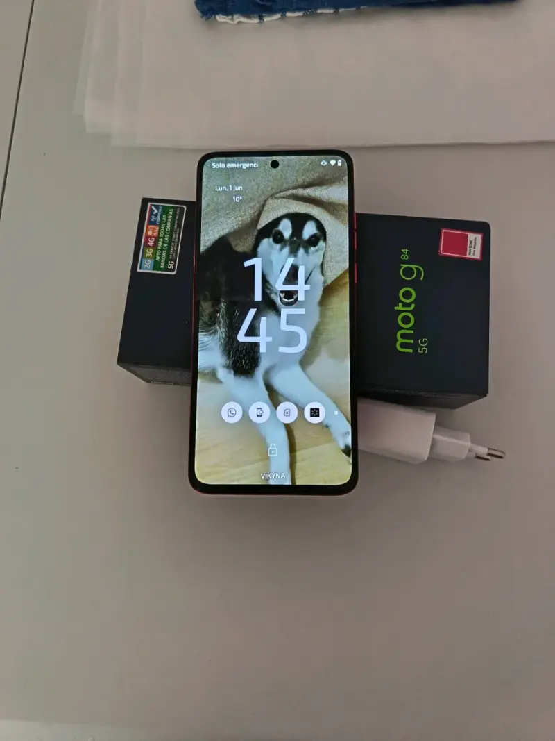 Smartphone Motorola rojo - 3